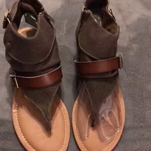 Natural reflections Stacey sandals size 10